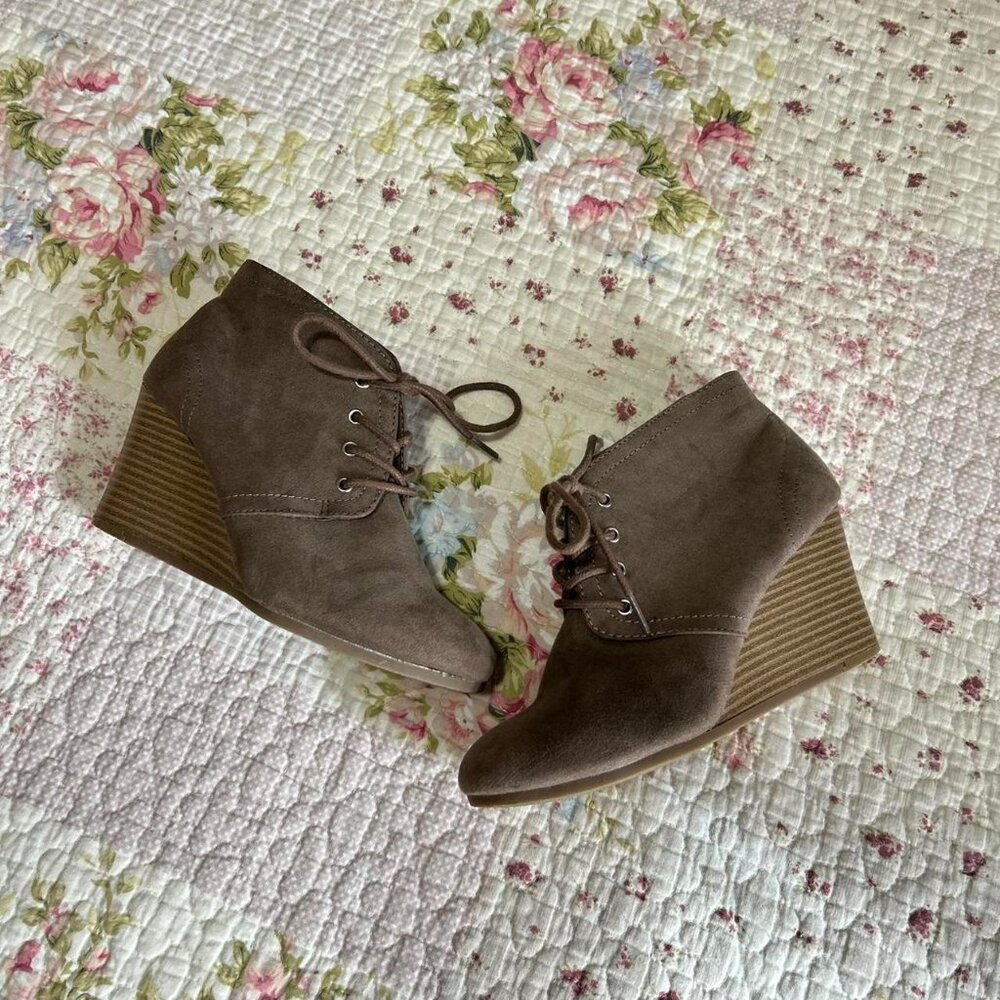 Arizona Women's Brown Ankle Boots